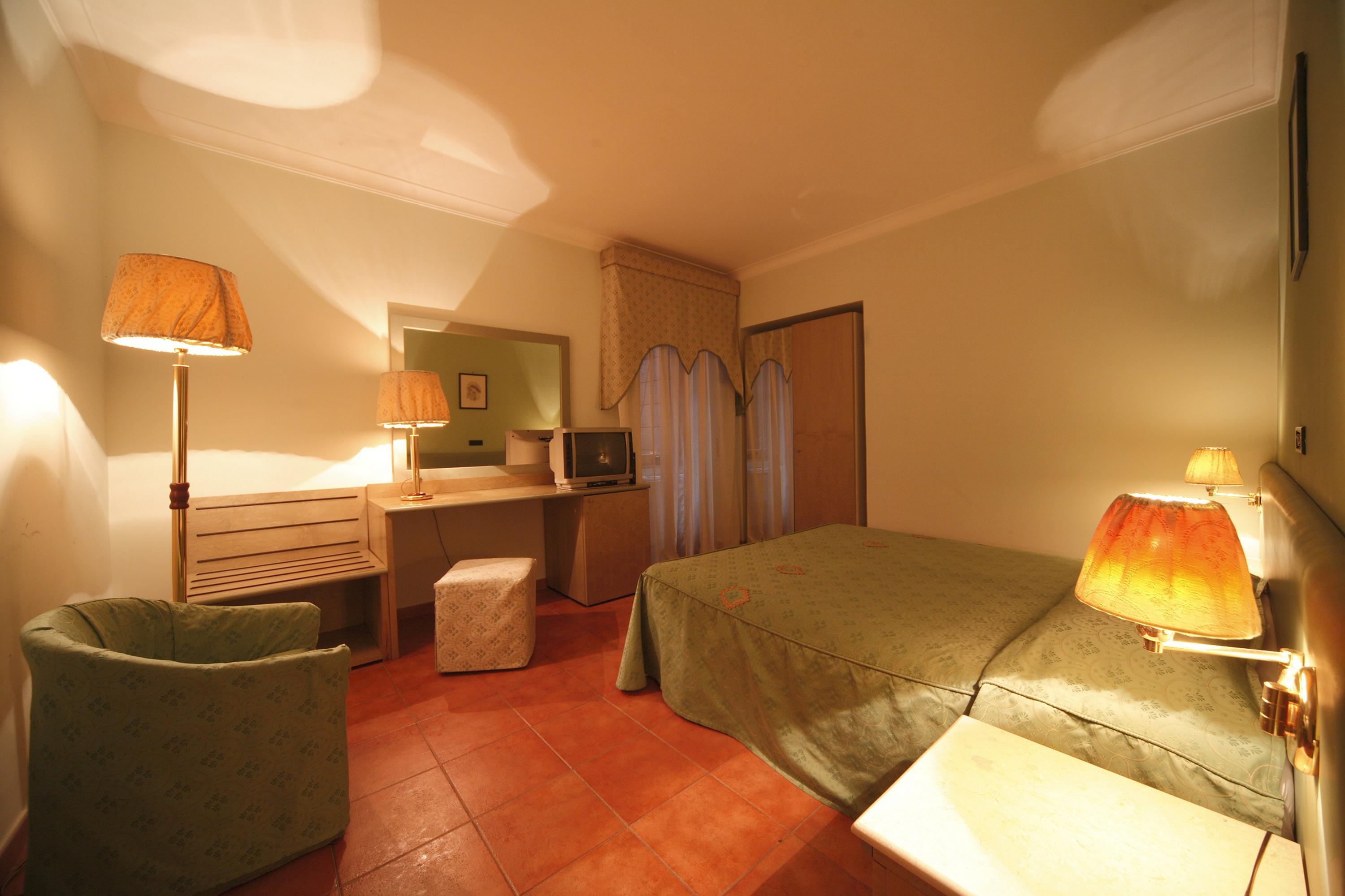 Hotel La Pace Naples Room photo